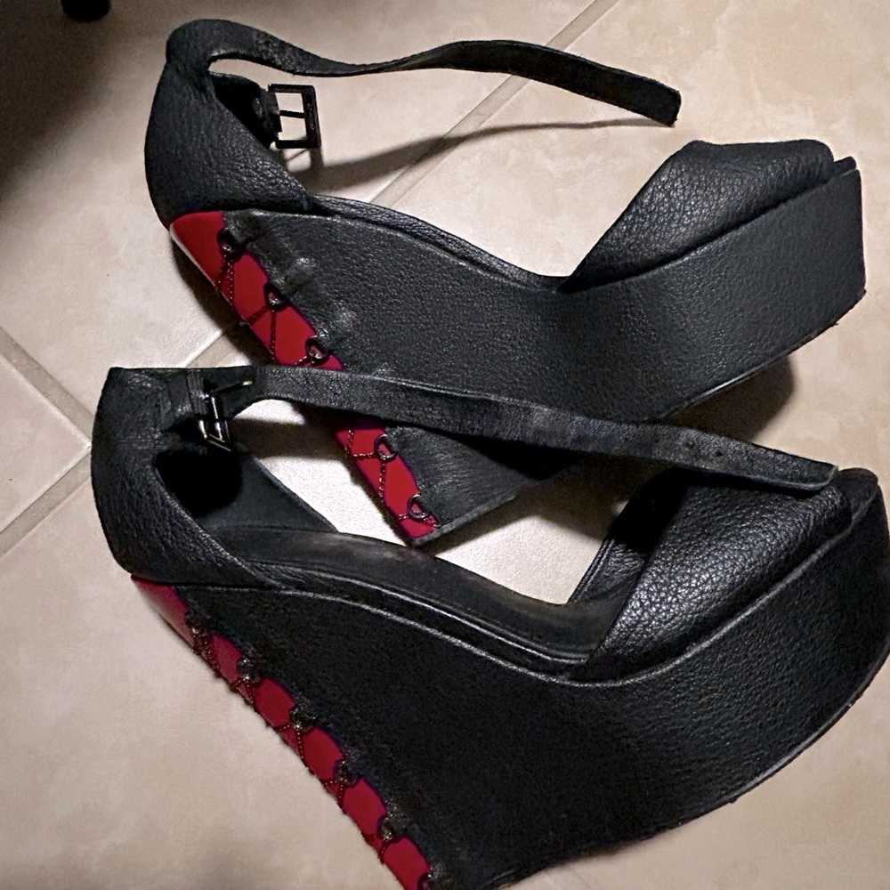 Rock and Republic Leather Heals
